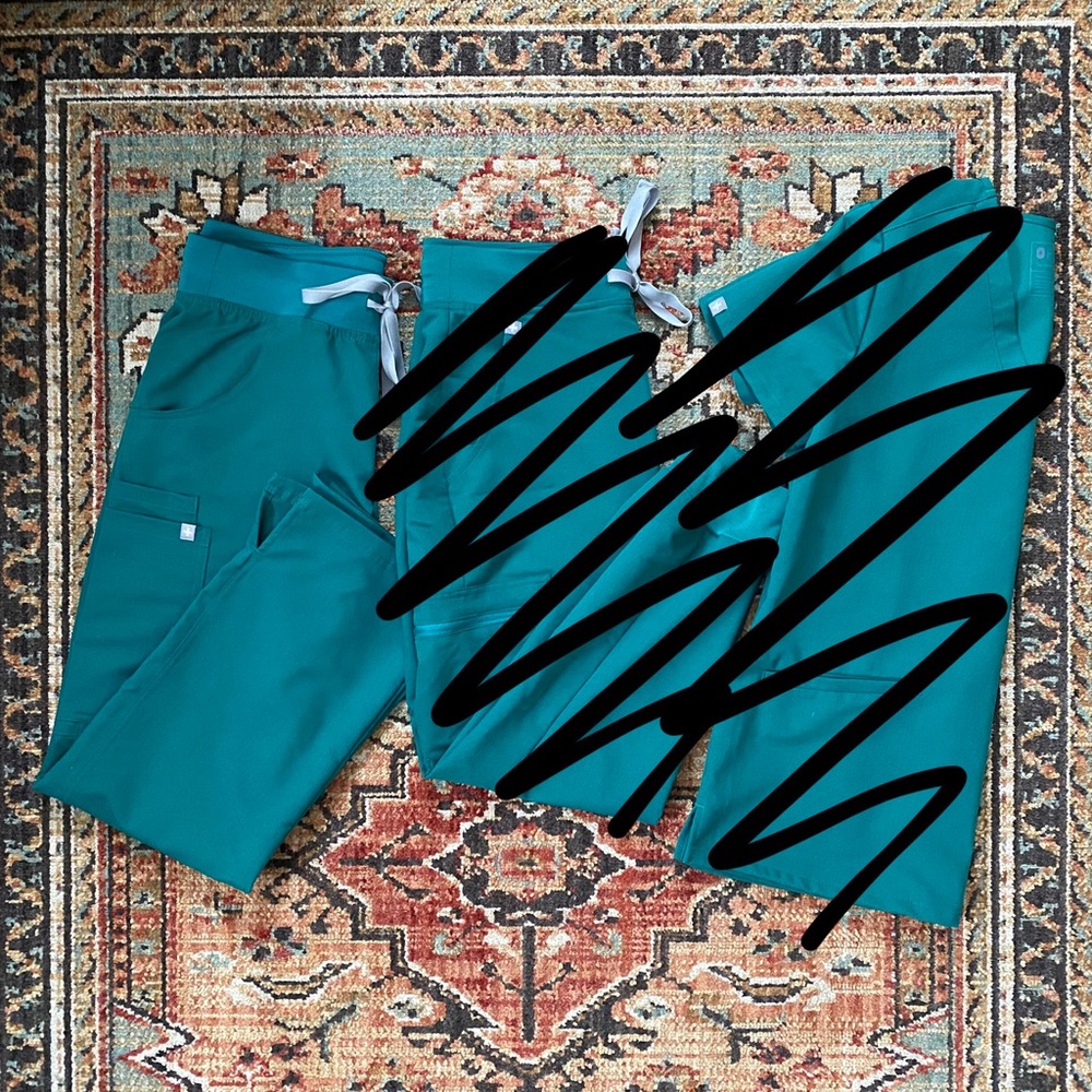 FIGS Hunter Green Kade Cargo Scrub Pants